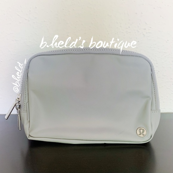 🆕 lululemon Everywhere Belt Bag *Large Version 2L Volume in Silver Drop New NWT - Picture 1 of 16
